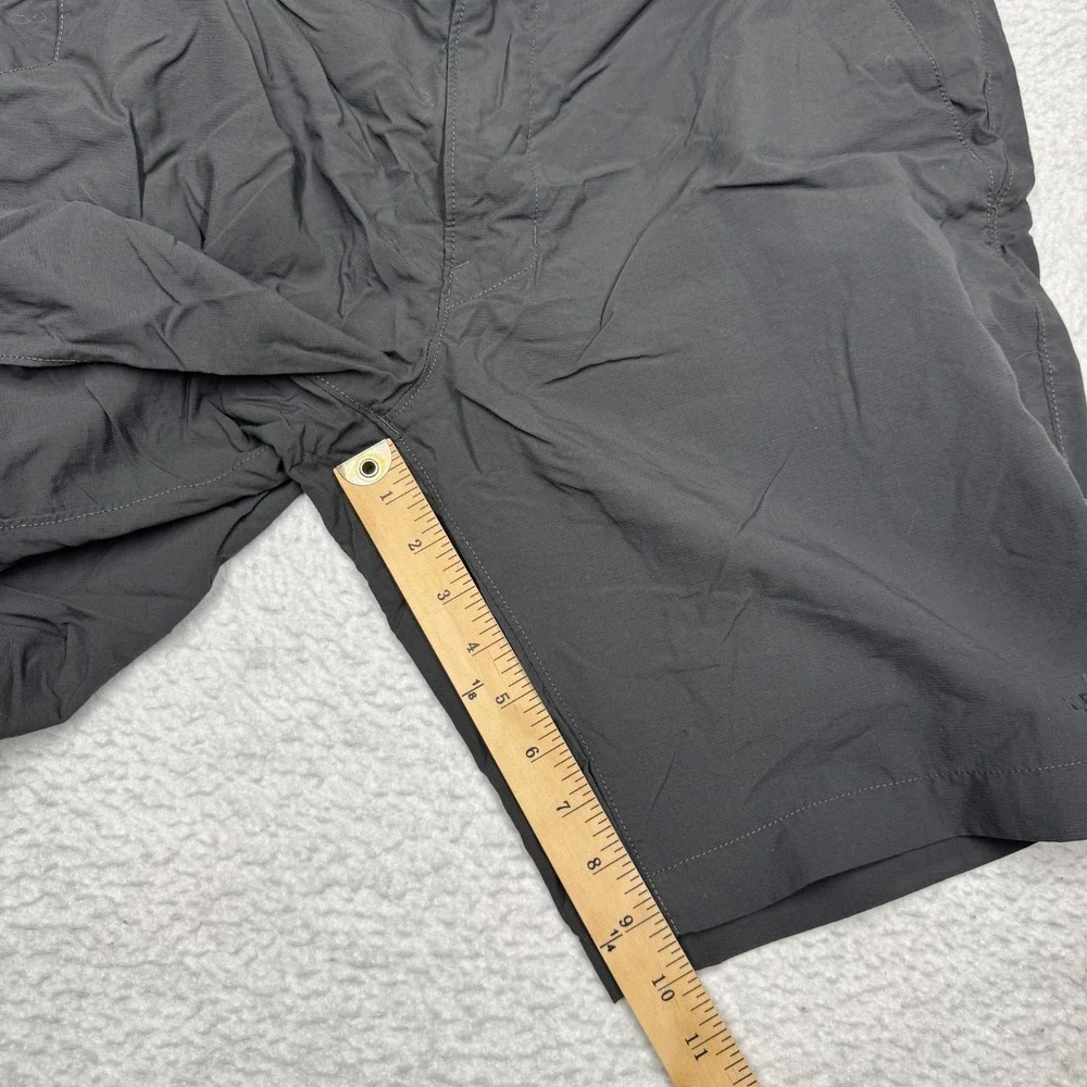 The North Face Shorts Gray Nylon Hiking‎ Casual Men's Size 36 9